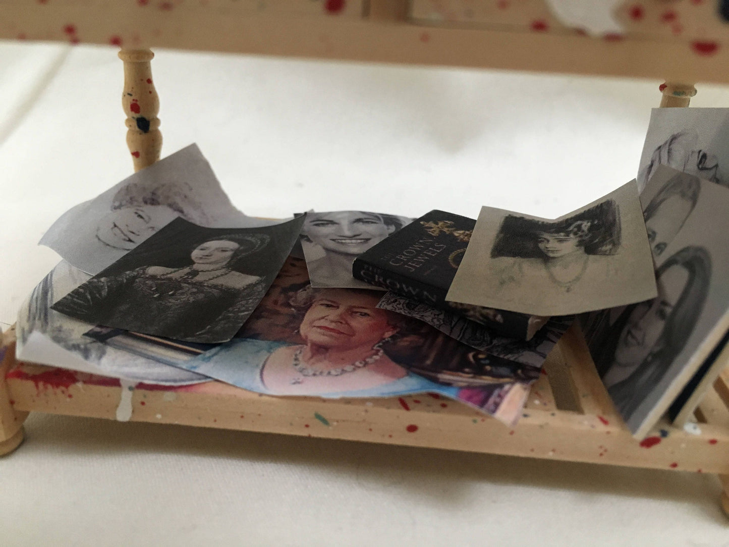 Dolls House Miniatures - Artist's Table (Queen)