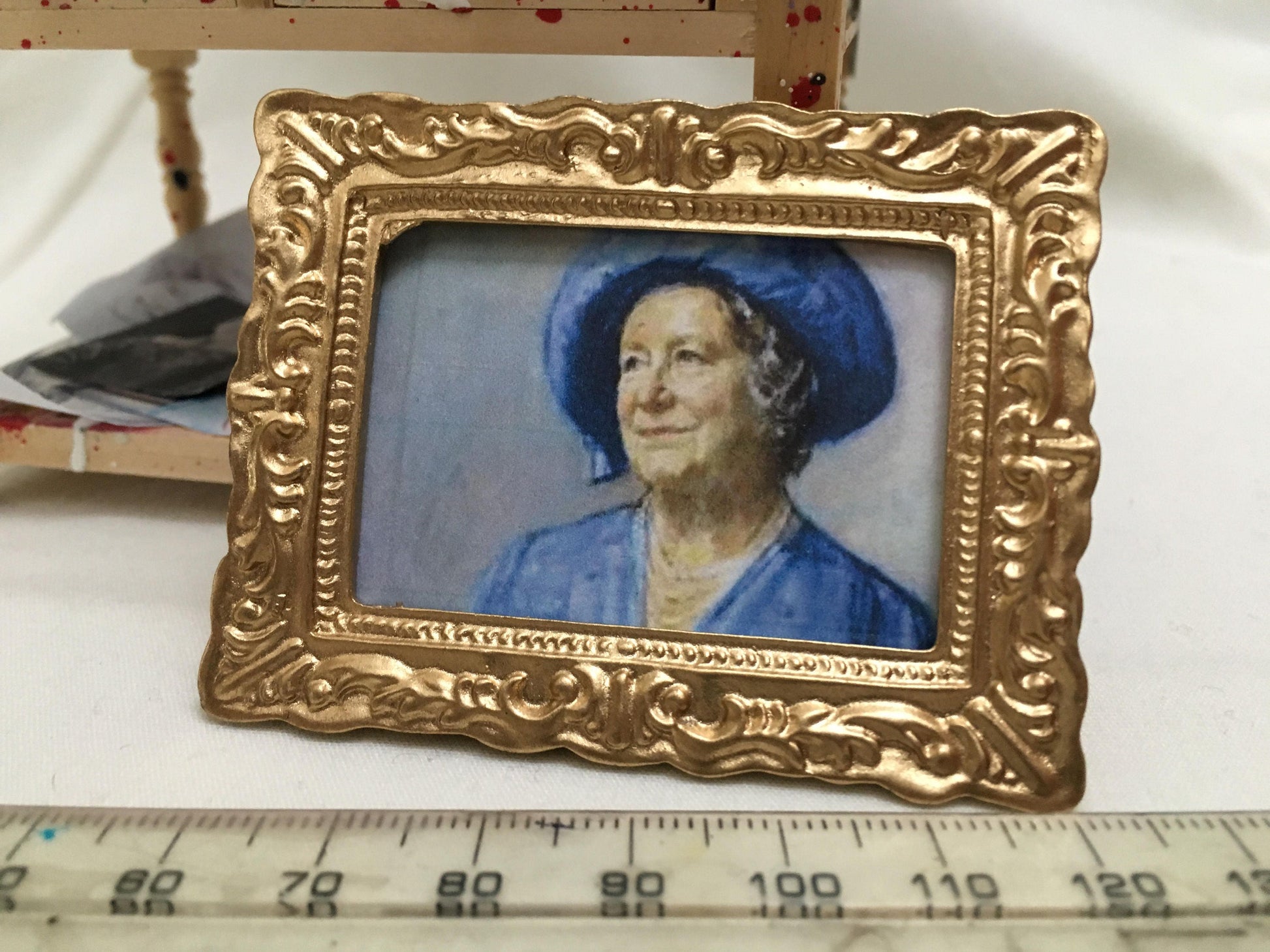 Dolls House Miniatures - Artist's Table (Queen)