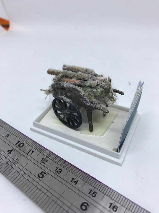 Dolls House Miniatures ( 1/48th - 1:48th - 1/4" - Quarter Inch Scale ) Luxury Dressed  Winter Log cart