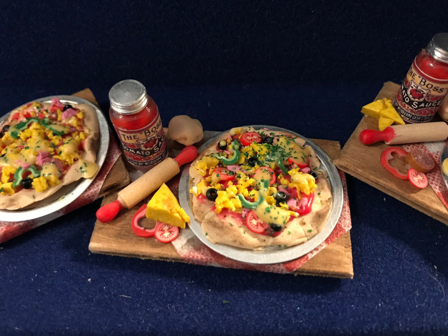 DOLLS HOUSE MINIATURES - 1/12th Making Pizza