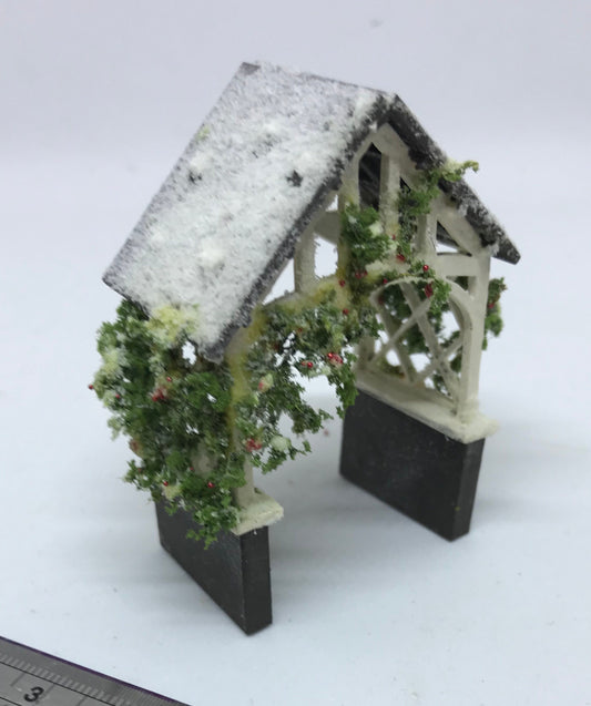 Dolls House Miniatures ( 1/48th - 1:48th - 1/4" - Quarter Inch Scale )Luxury Dressed  Winter Porchway
