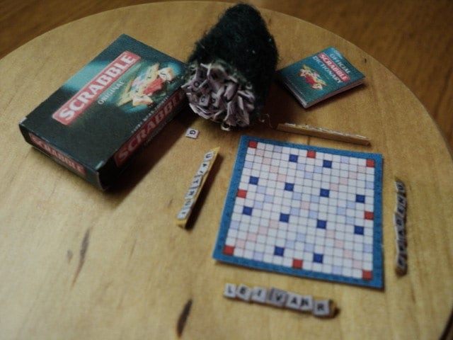 DOLLS HOUSE MINIATURES - Scrabble