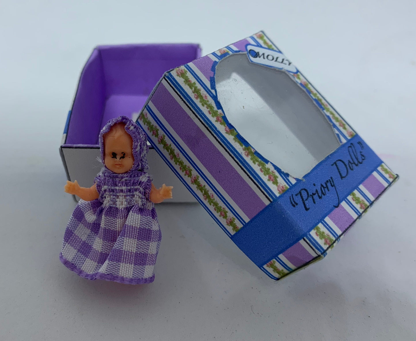 Dolls House Miniatures - Boxed Dolls (various colours)