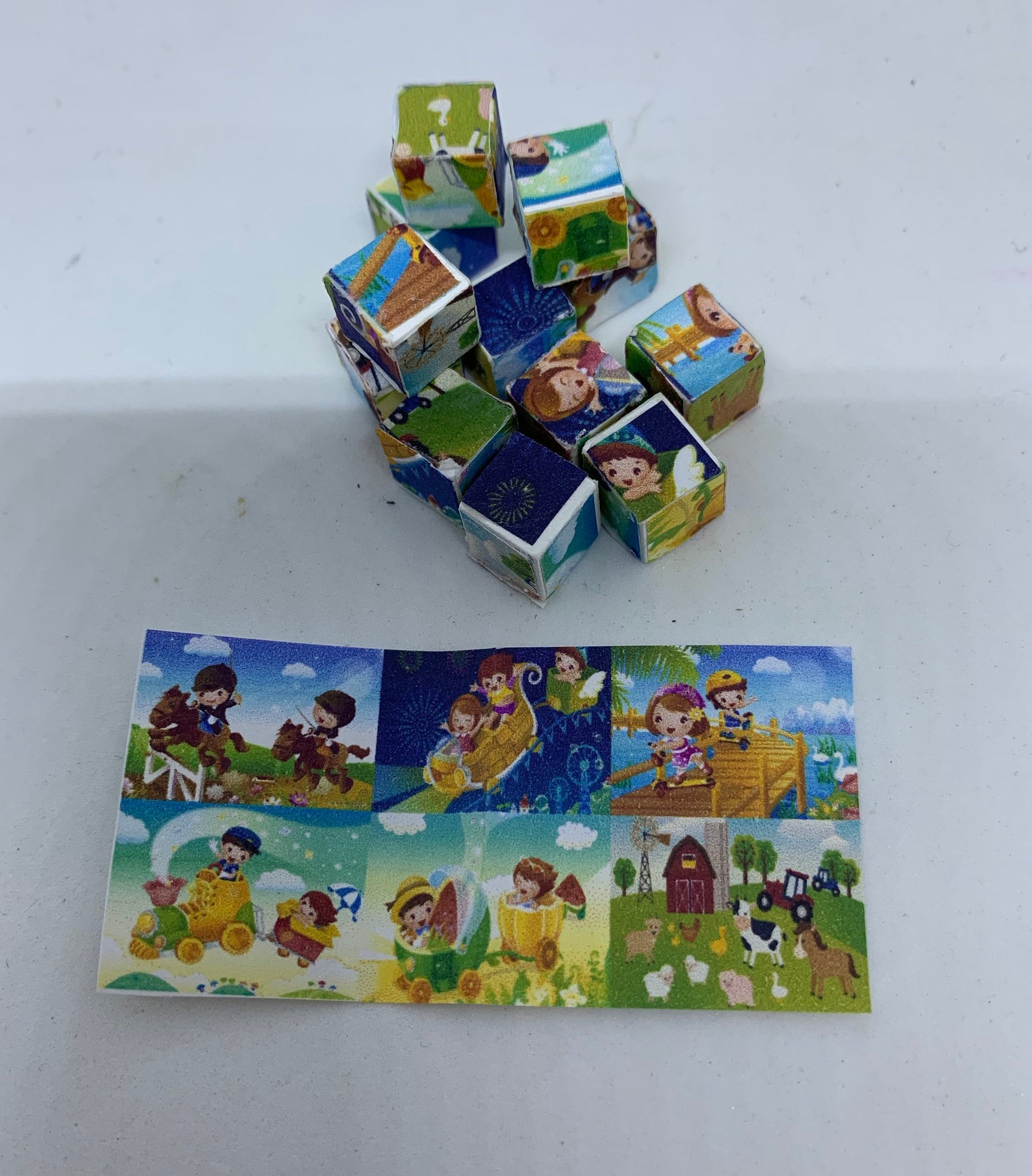 Dolls House Miniatures - Picture Blocks