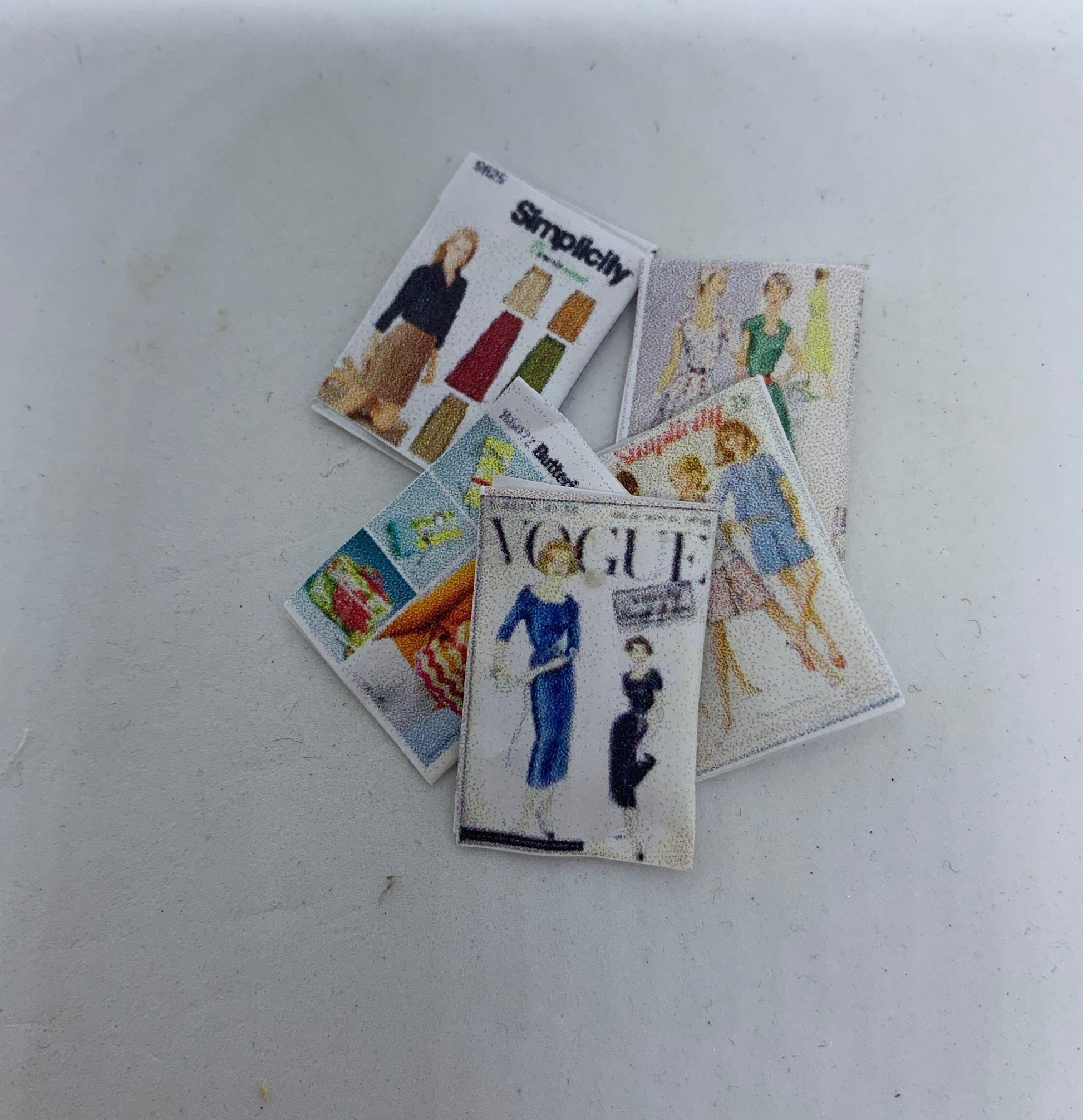 Dolls House Miniatures  - Dress Patterns x5