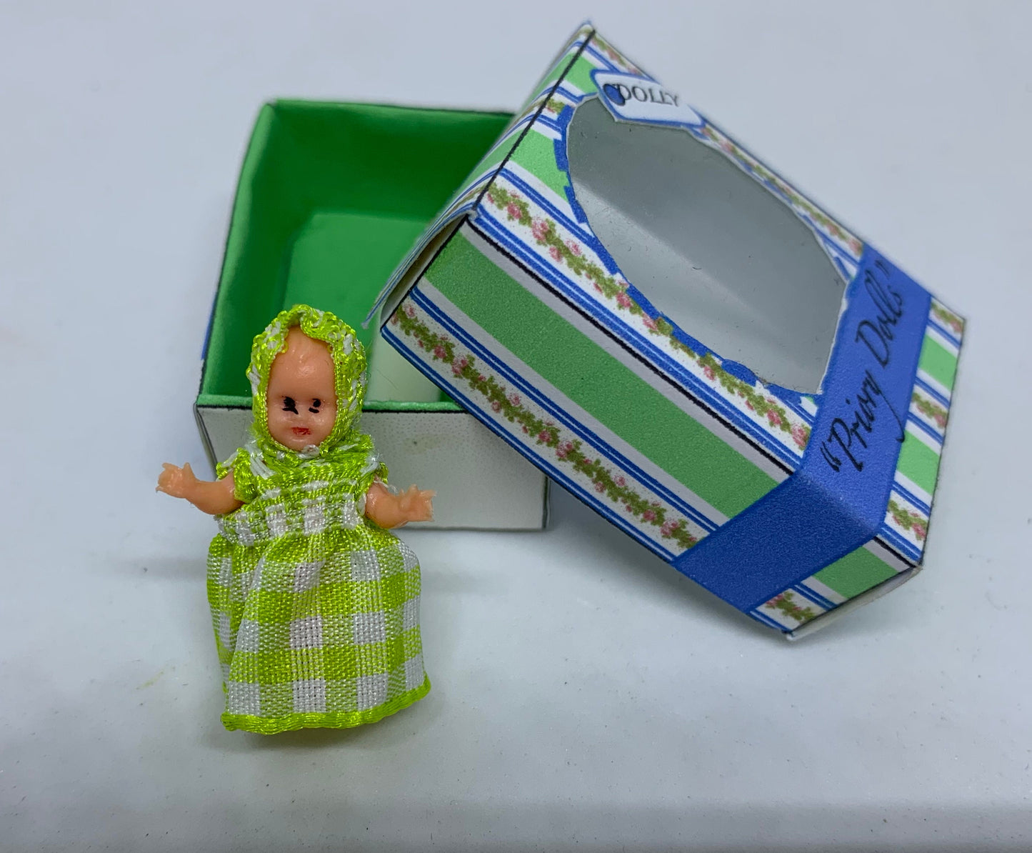 Dolls House Miniatures - Boxed Dolls (various colours)
