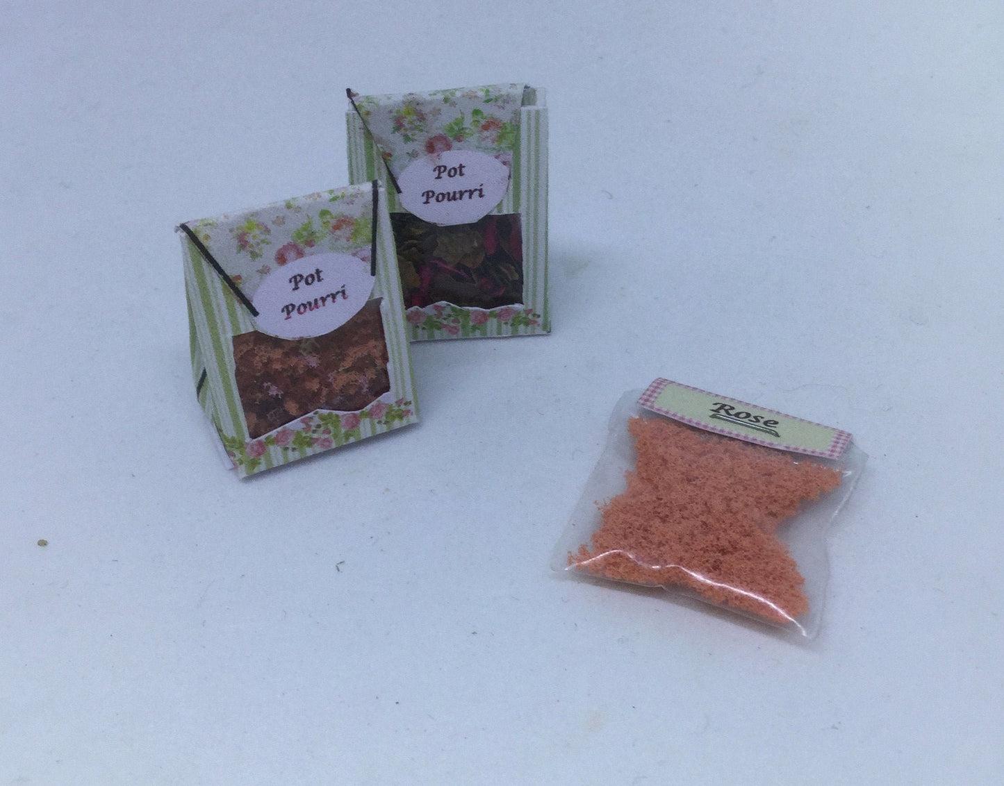 Dolls House Miniatures - Rose Toiletries Collection