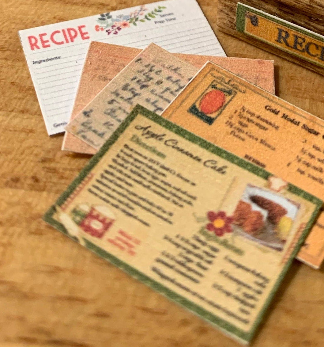 Dolls House Miniatures - 1/12th Recipe Box and cards