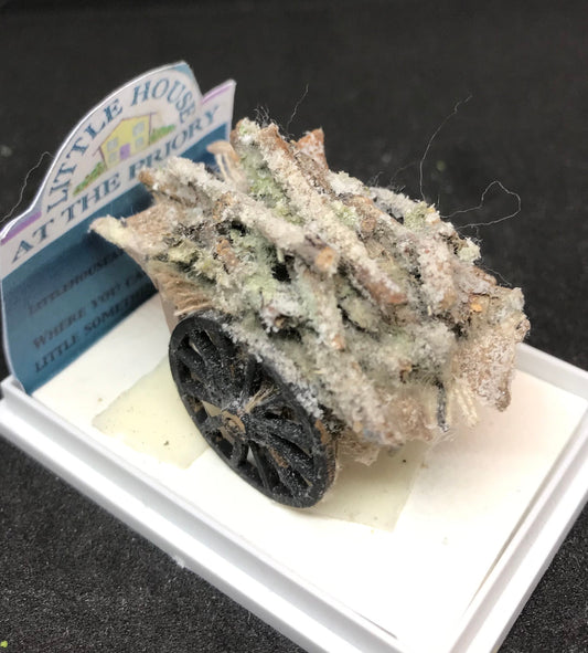 Dolls House Miniatures ( 1/48th - 1:48th - 1/4" - Quarter Inch Scale ) Luxury Dressed  Winter Log cart -