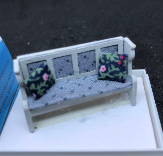 Dolls House 1/48th - Bench Seat   -