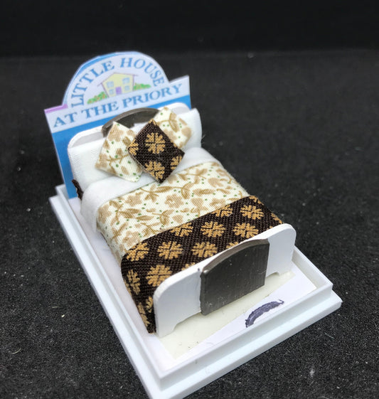 Dolls House Miniatures ( 1/48th - 1:48th - 1/4" - Quarter Inch )  - Hand Made Double Bed  - CAROL