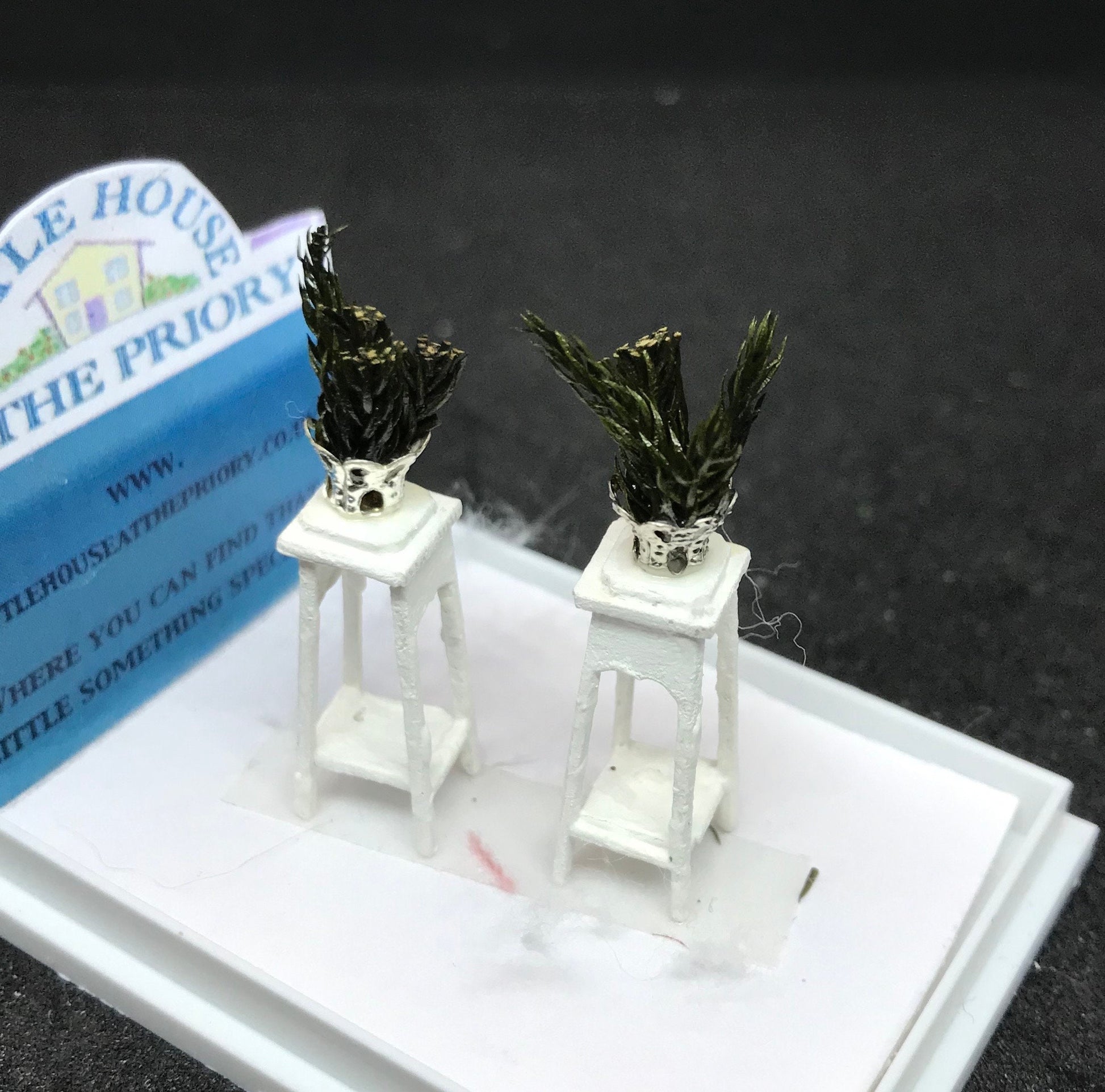 Dolls House Luxury Dressed 1/48th Plant stands -