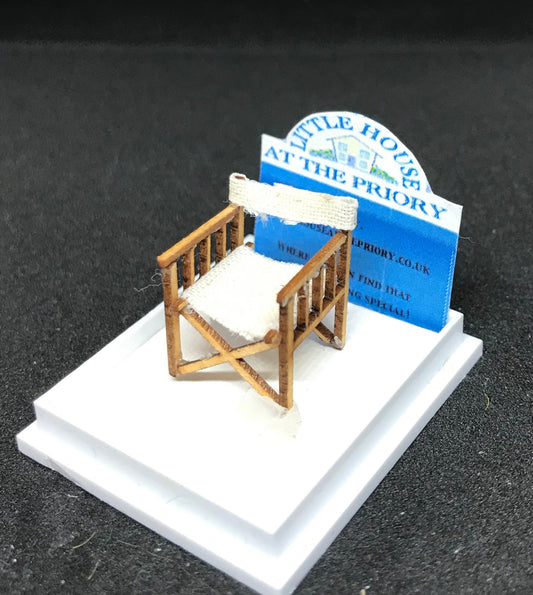 Dolls House Miniatures - Hand Painted Pretty (1/48th,1/4inch, quarter scale) Directors Chair -