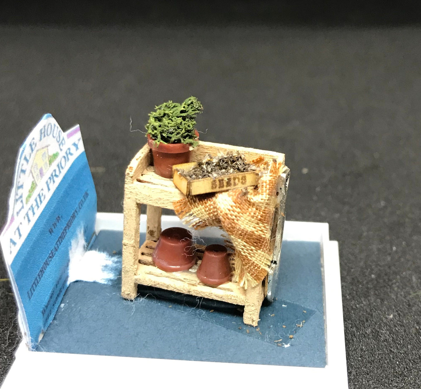 Dolls House Miniatures ( 1/48th - 1:48th - 1/4" - Quarter Inch Scale ) Luxury Dressed   Potting Bench -