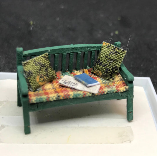 Dolls House Miniatures ( 1/48th - 1:48th - 1/4" - Quarter Inch Scale )Luxury Dressed   Garden seat -