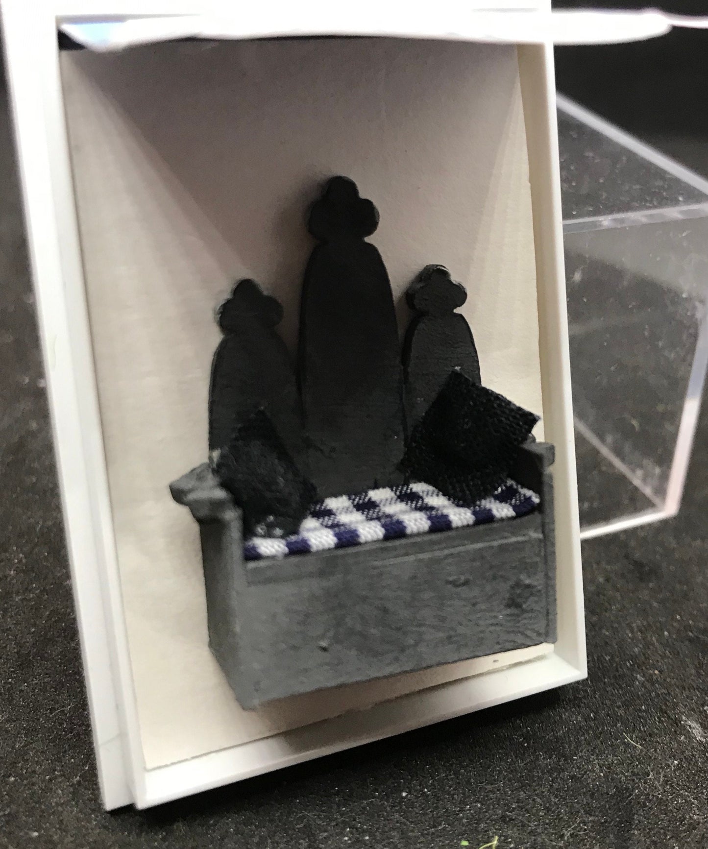 Dolls House 1/48th - Gothic Bench   -