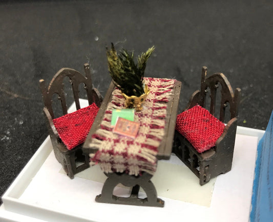 Dolls House 1/48th - tudor table & chairs  -