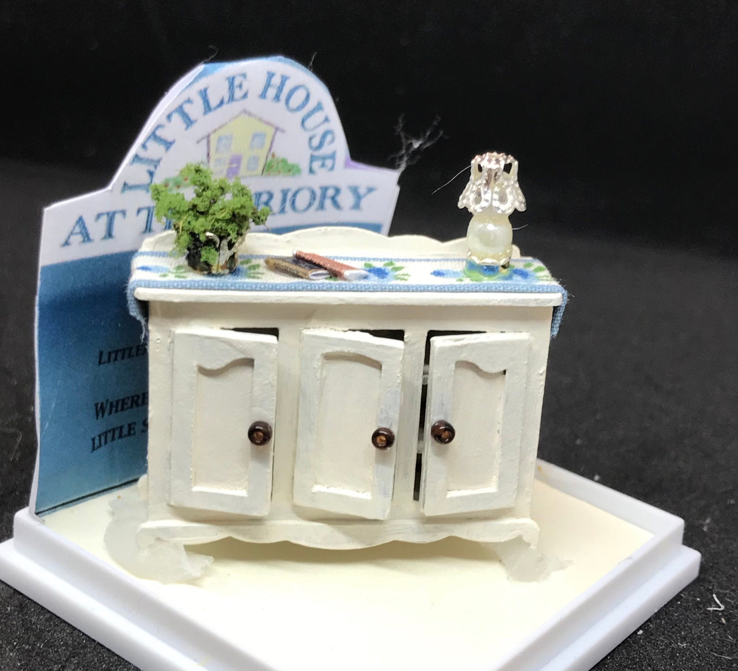 Dolls House Miniatures - Hand Painted Pretty 1/48th (1/4inch) quarter scale - Sideboard -