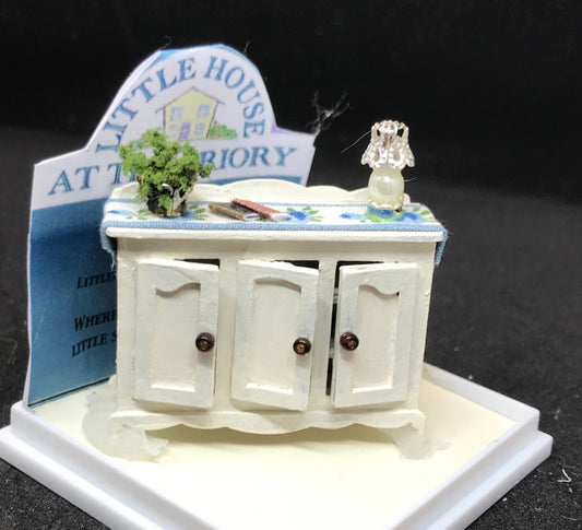 Dolls House Miniatures - Hand Painted Pretty 1/48th (1/4inch) quarter scale - Sideboard -