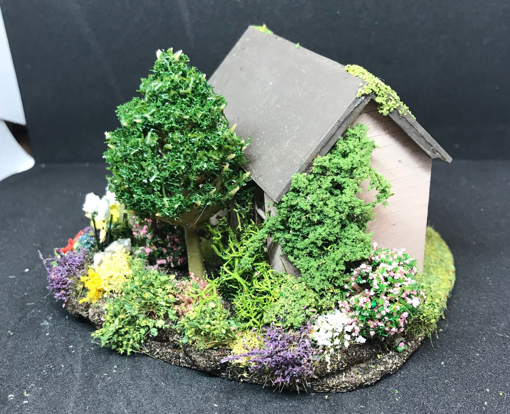 Dolls House Miniatures ( 1/48th - 1:48th - 1/4" - Quarter Inch Scale )  Hand Made Shed Garden Scene ”