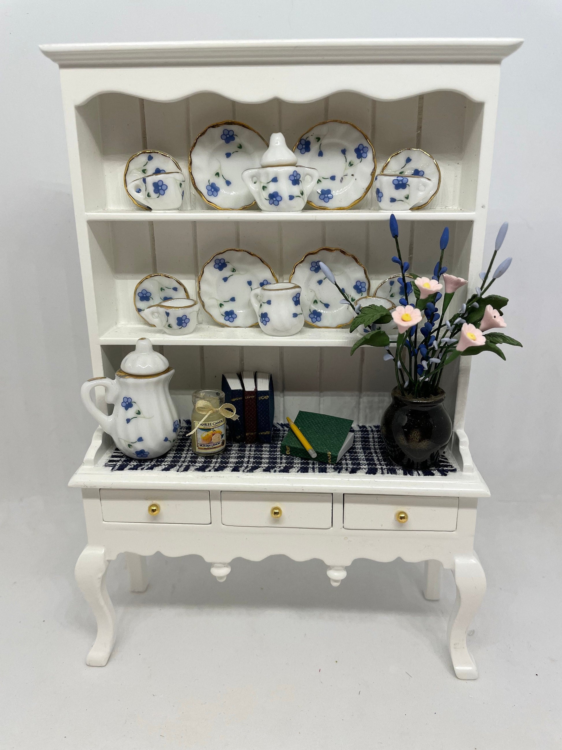 Dolls House Miniatures - White Dresser / Hutch