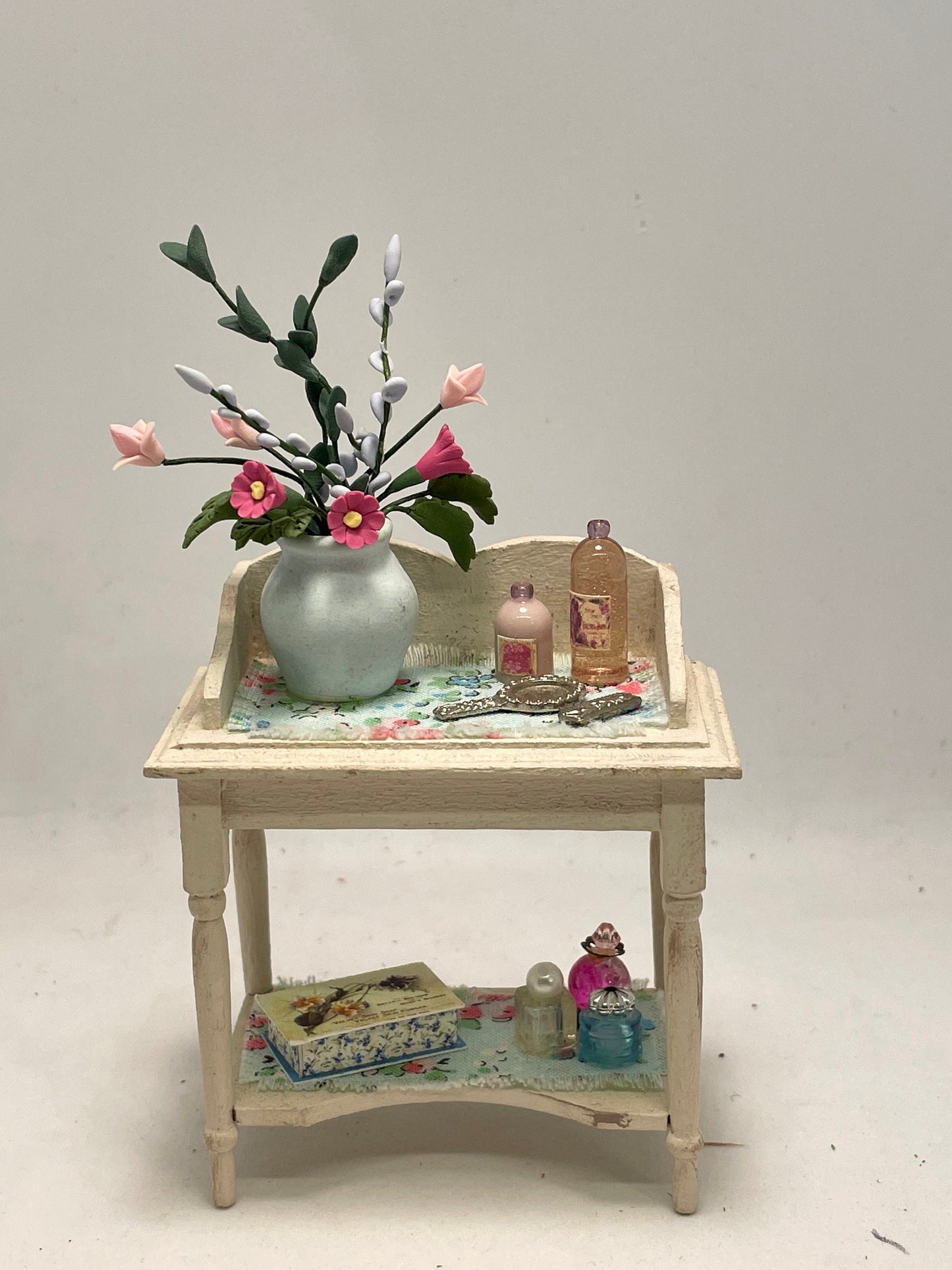 Dolls House Miniatures - Washstand with Green and Pink details