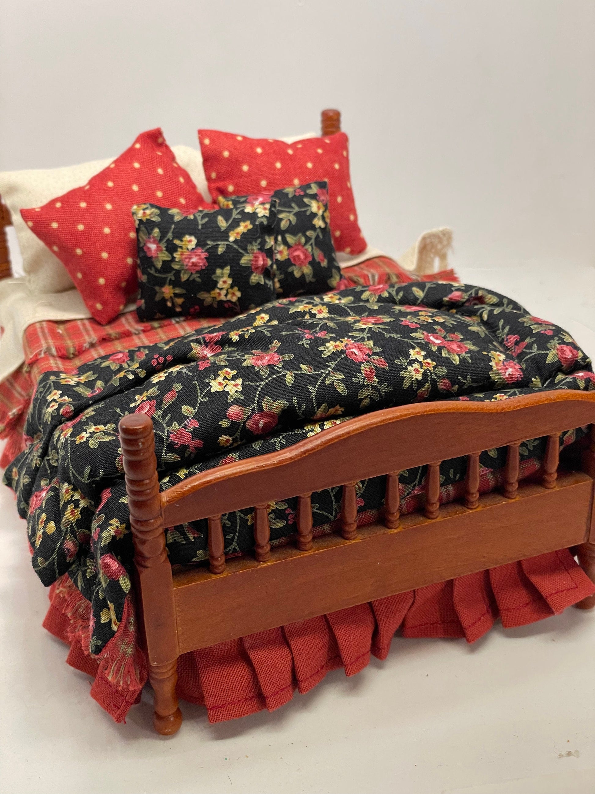 Dolls House Luxury Dressed cherry wood 1/12th Double Bed - Kristin