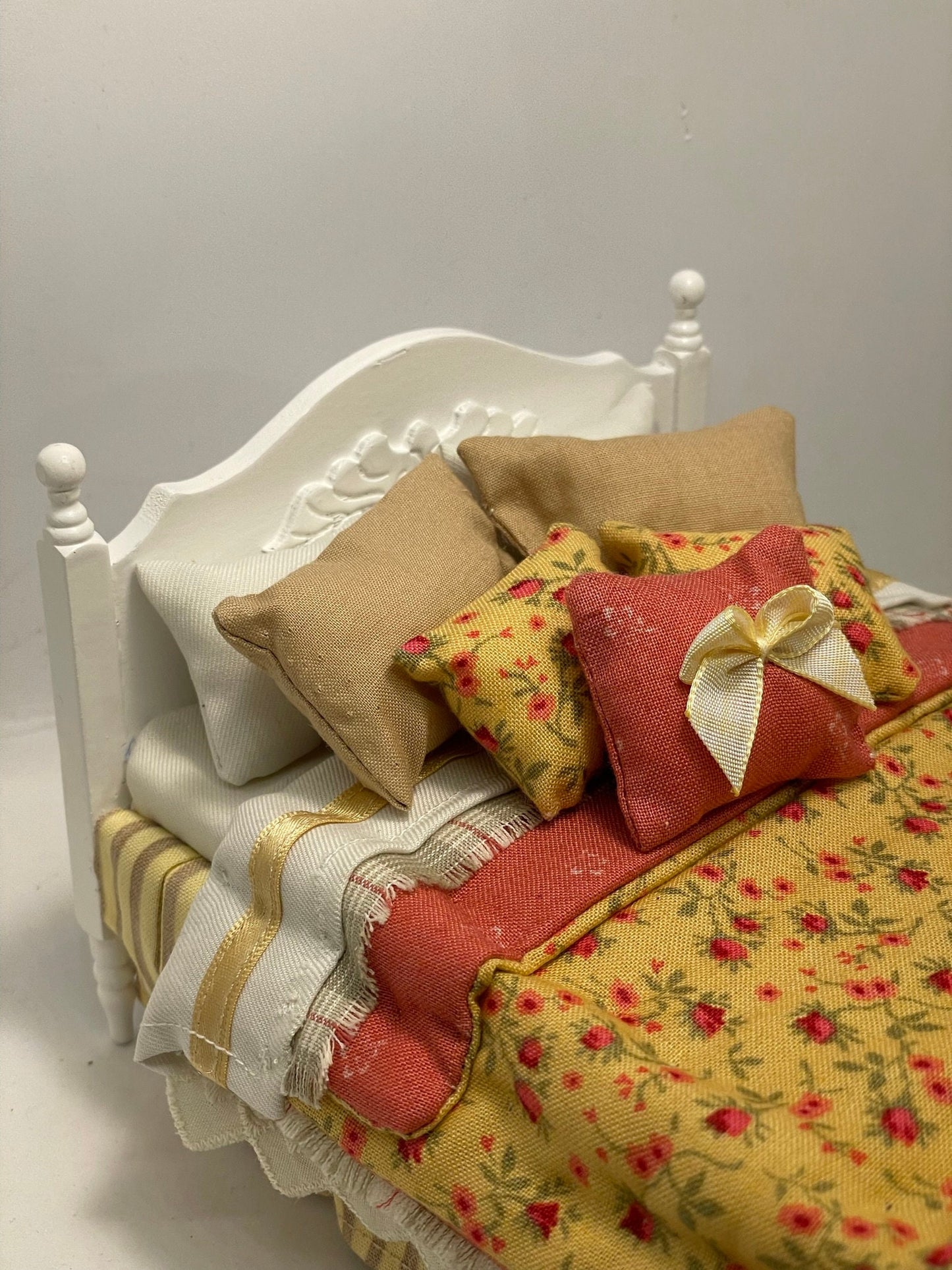 Dolls House Luxury Dressed 1/12th Double Bed - Hazel