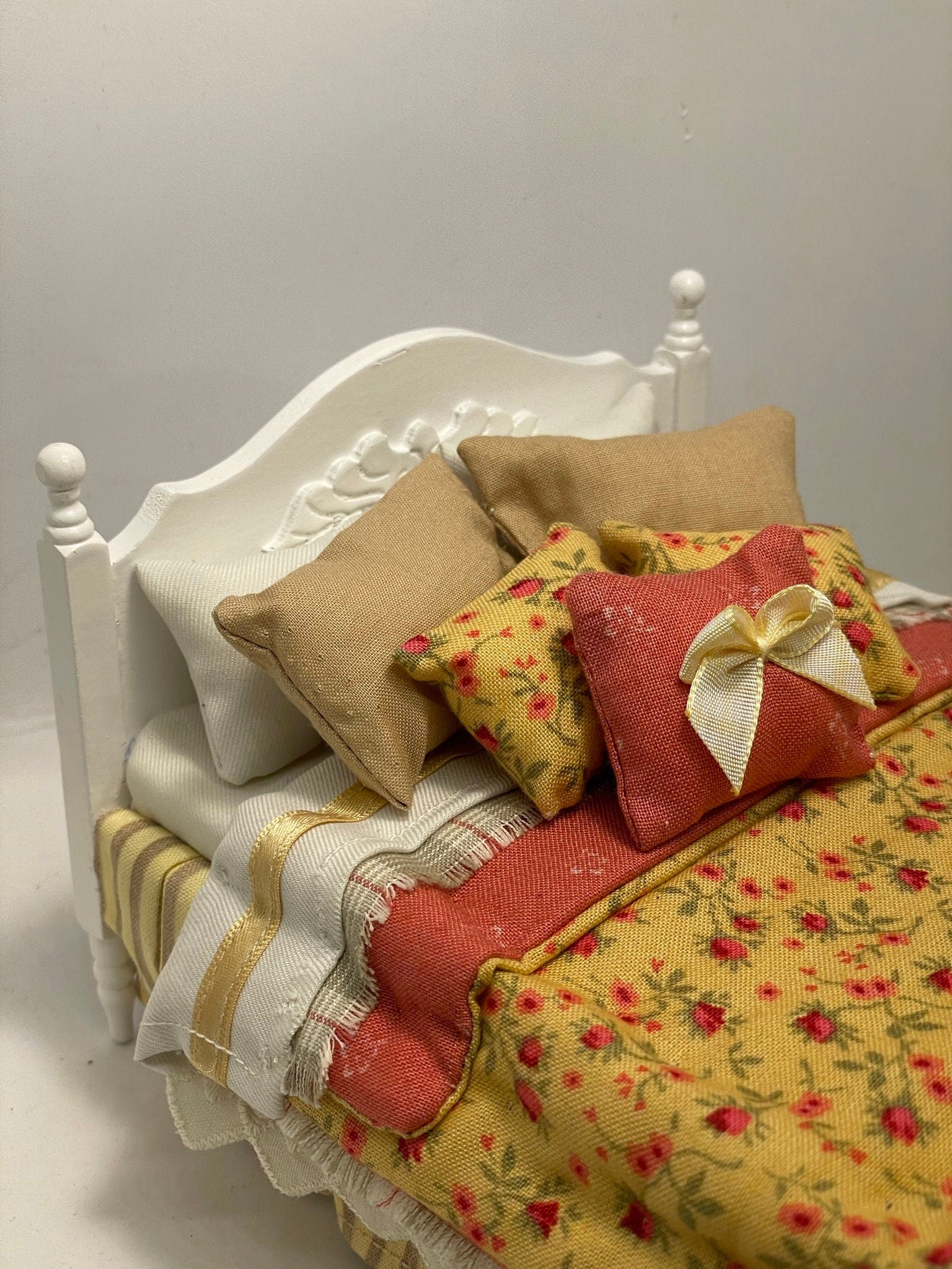 Dolls House Luxury Dressed 1/12th Double Bed - Hazel