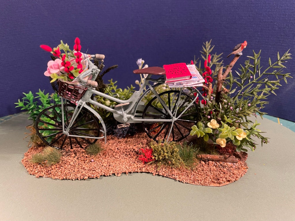 Dolls House Miniatures - Garden Scene - Bike