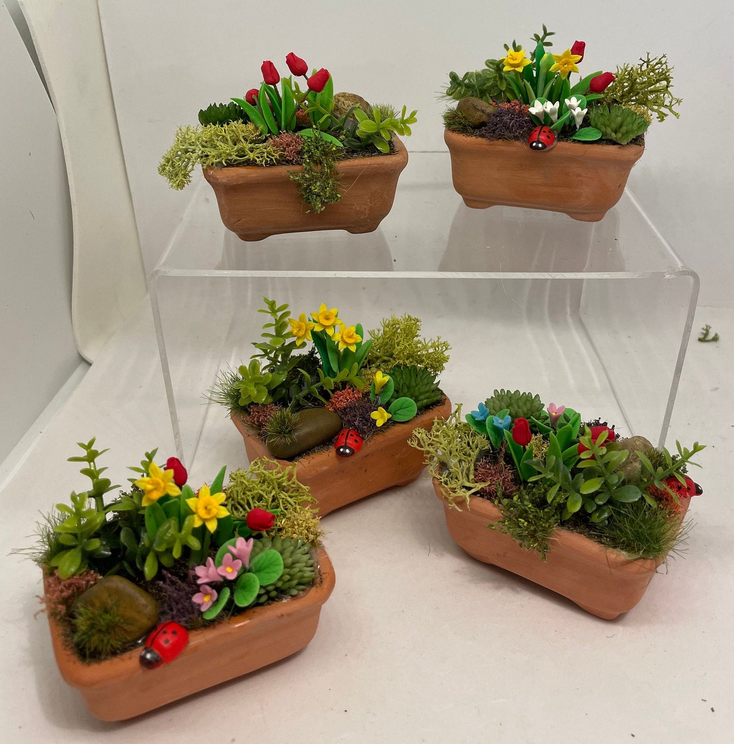 Dolls House Miniatures - Garden Terracotta Planter x1