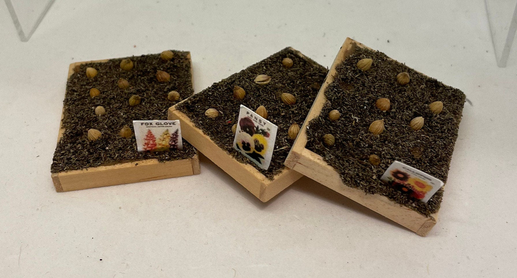 Dolls House Miniatures - Garden Bulb Tray x1