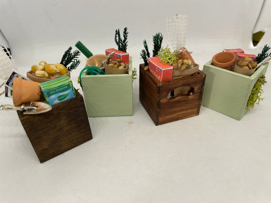 Dolls House Miniatures - Gardeners Box x1
