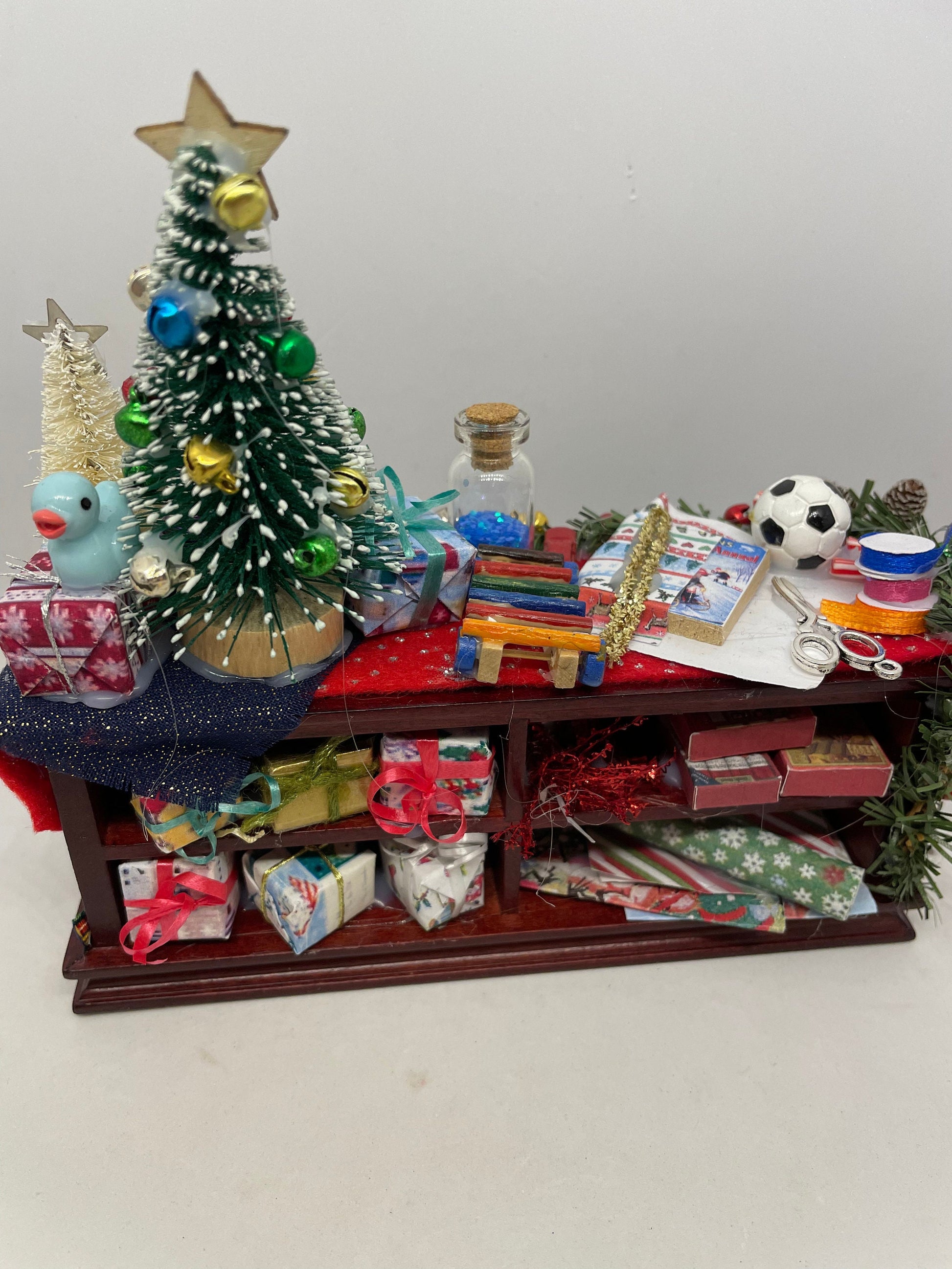 Dolls House Miniatures - 1/12th Christmas Counter