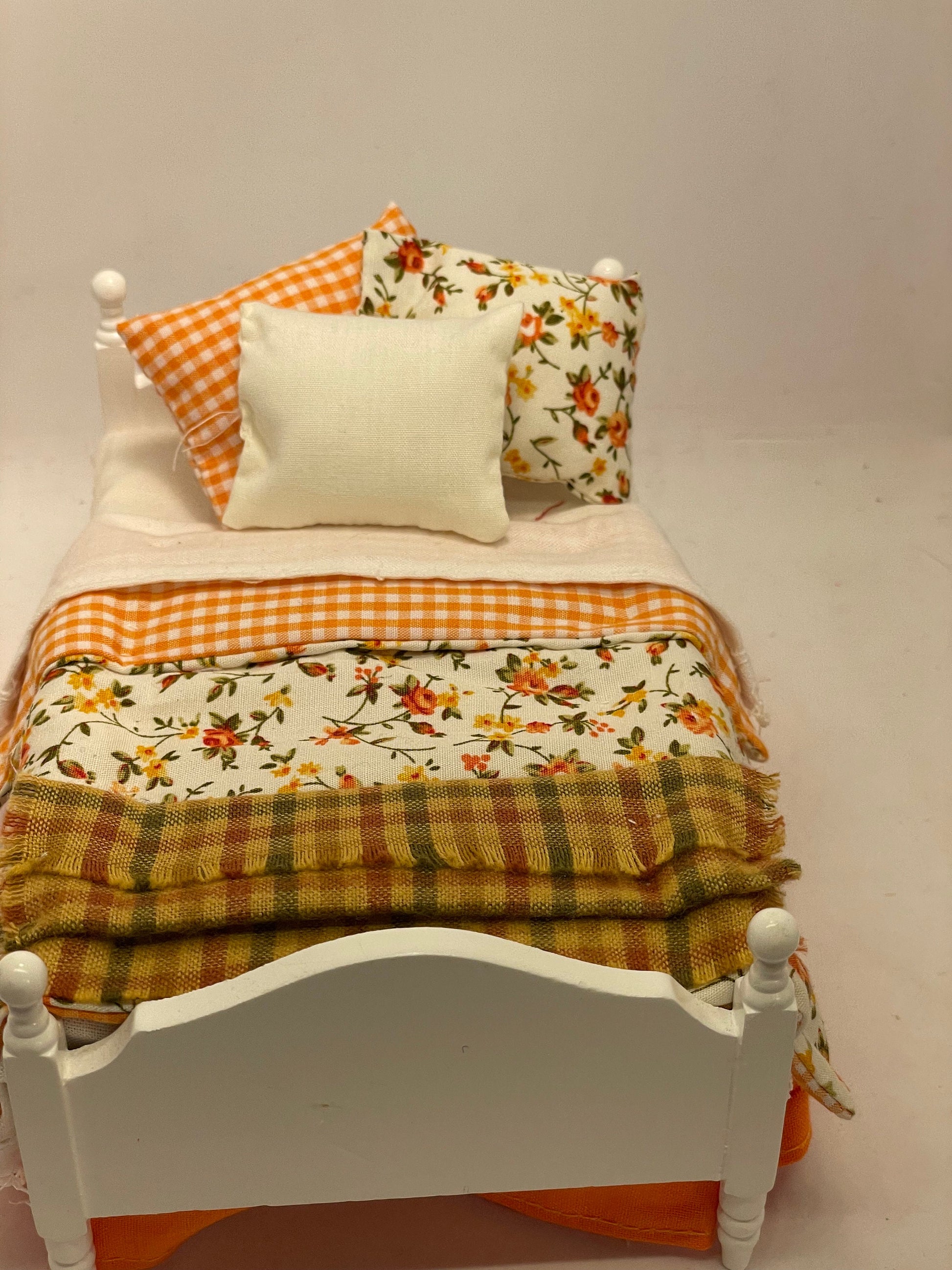 1/12th single bed - Dahlia