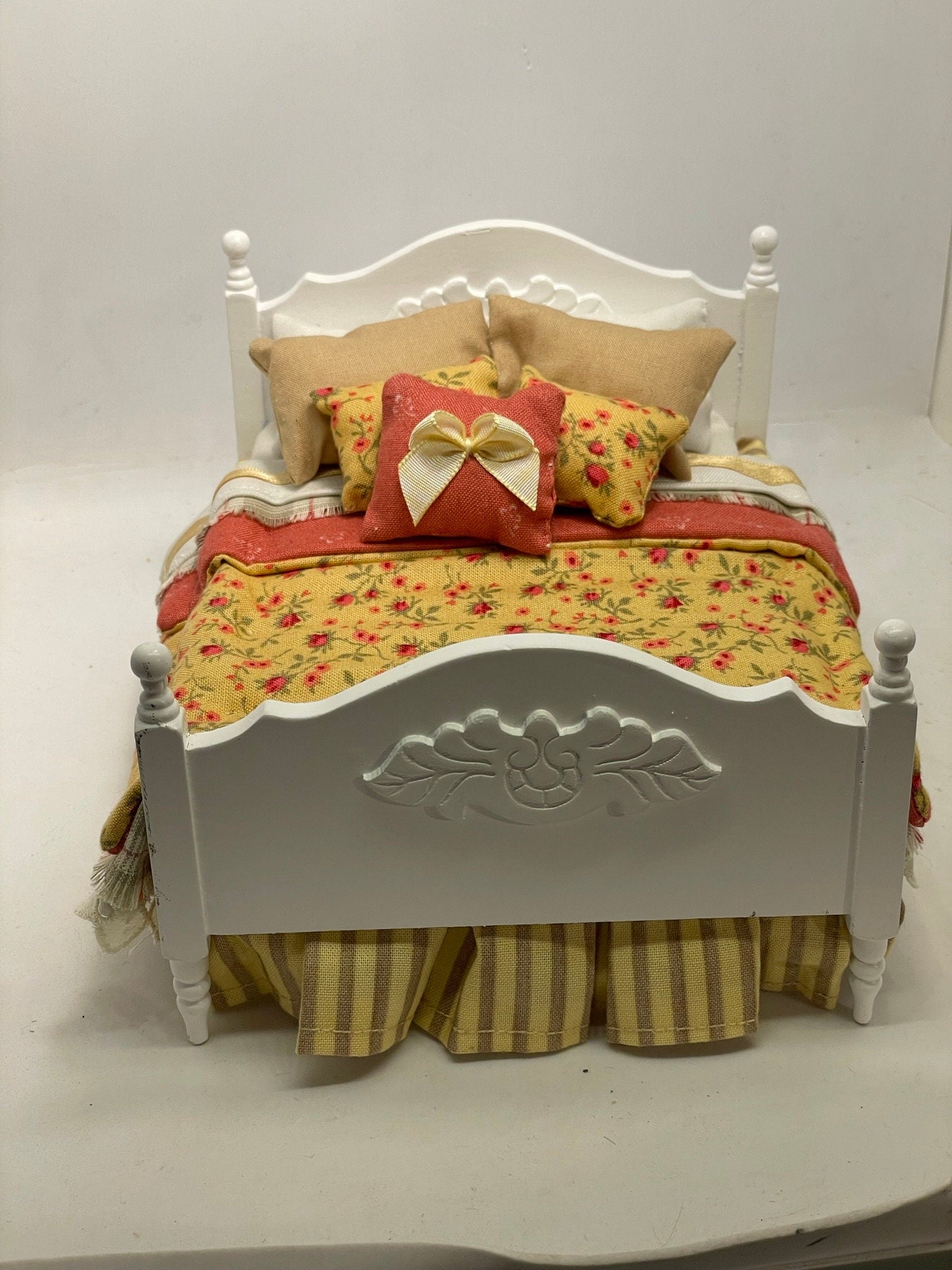 Dolls House Luxury Dressed 1/12th Double Bed - Hazel