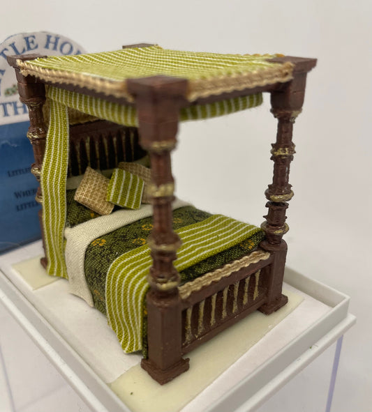 Dolls House Miniatures ( 1/48th - 1:48 - 1/4" - Quarter Inch Scale )  - Handmade four poster bed