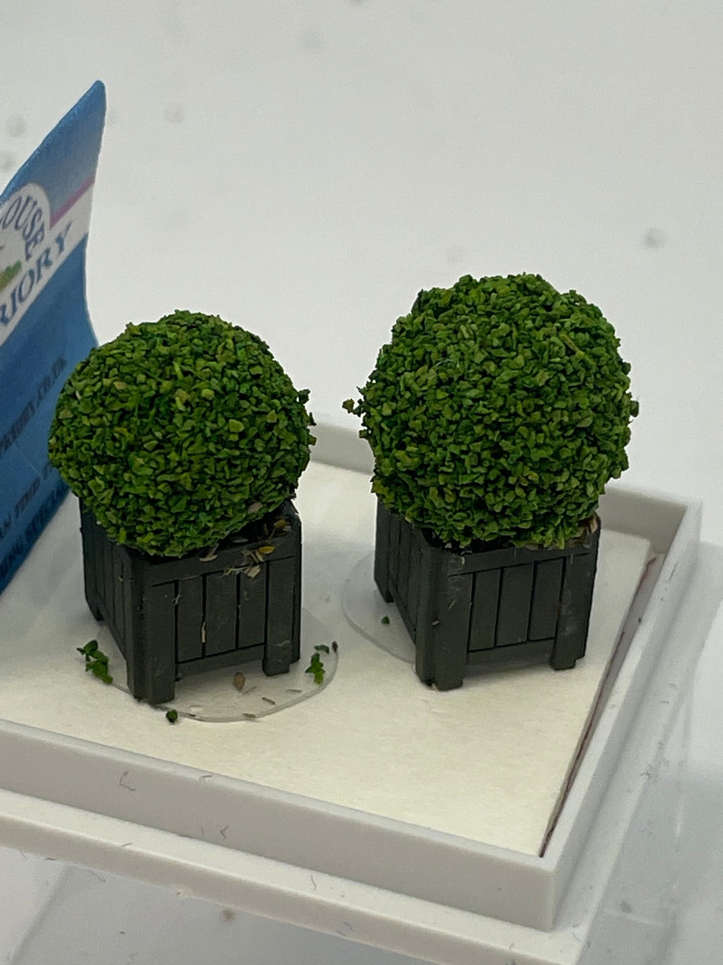 Dolls House Miniatures ( 1/48th - 1:48th - 1/4" - Quarter Inch Scale )  Topiary box balls in planter