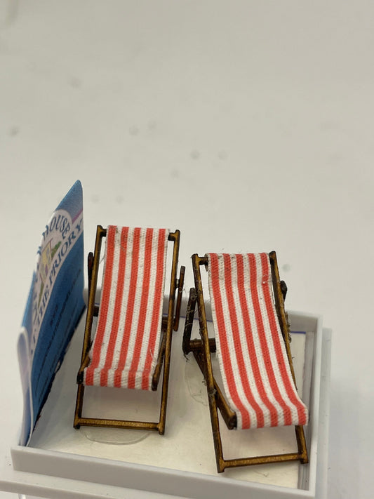 Dolls House 1/48th - Pair of Deckchairs