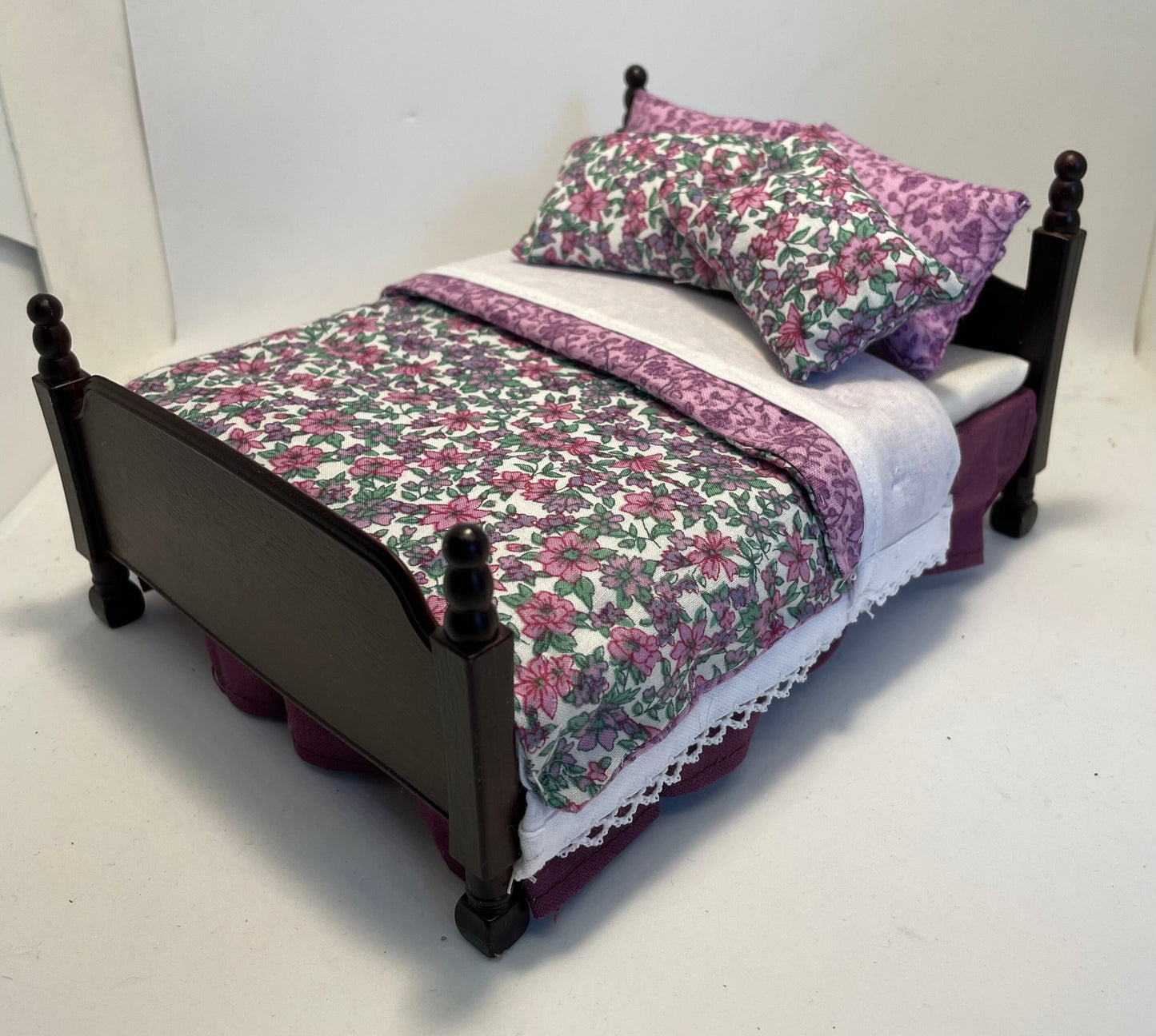 Dolls House Dressed 1/12th Double Bed - Jane