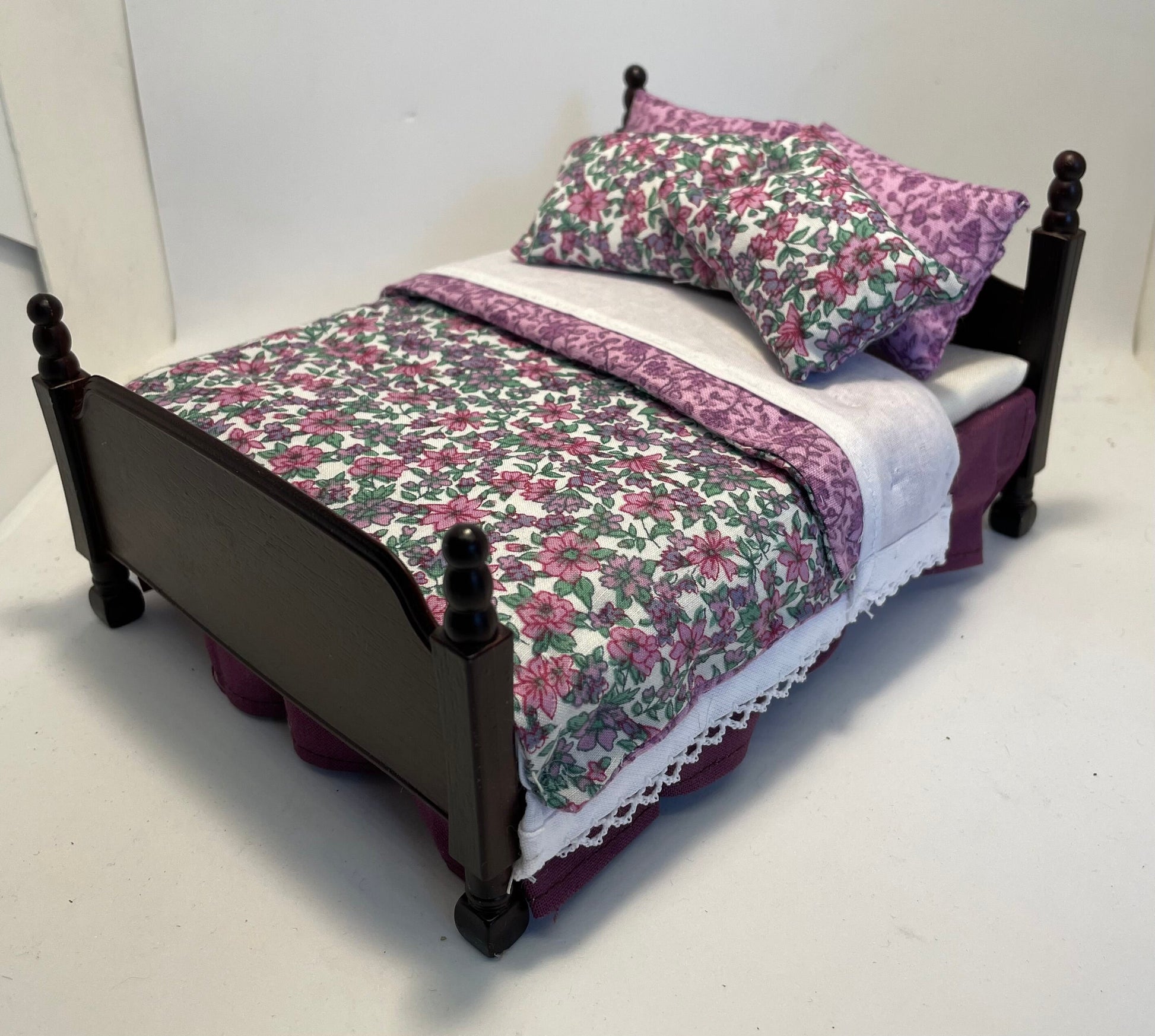 Dolls House Dressed 1/12th Double Bed - Jane