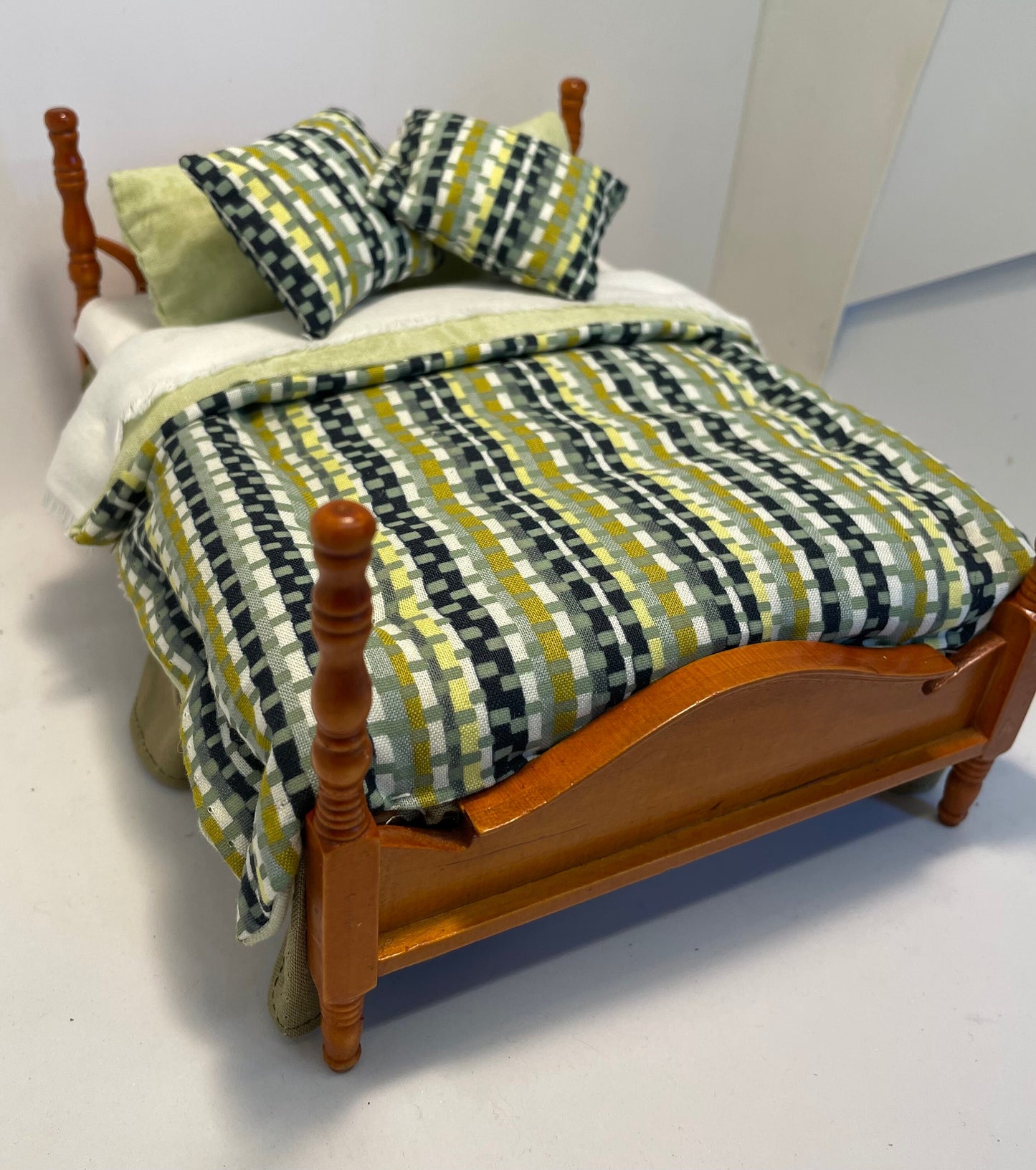 Dolls House Dressed 1/12th Double Bed - Jamie