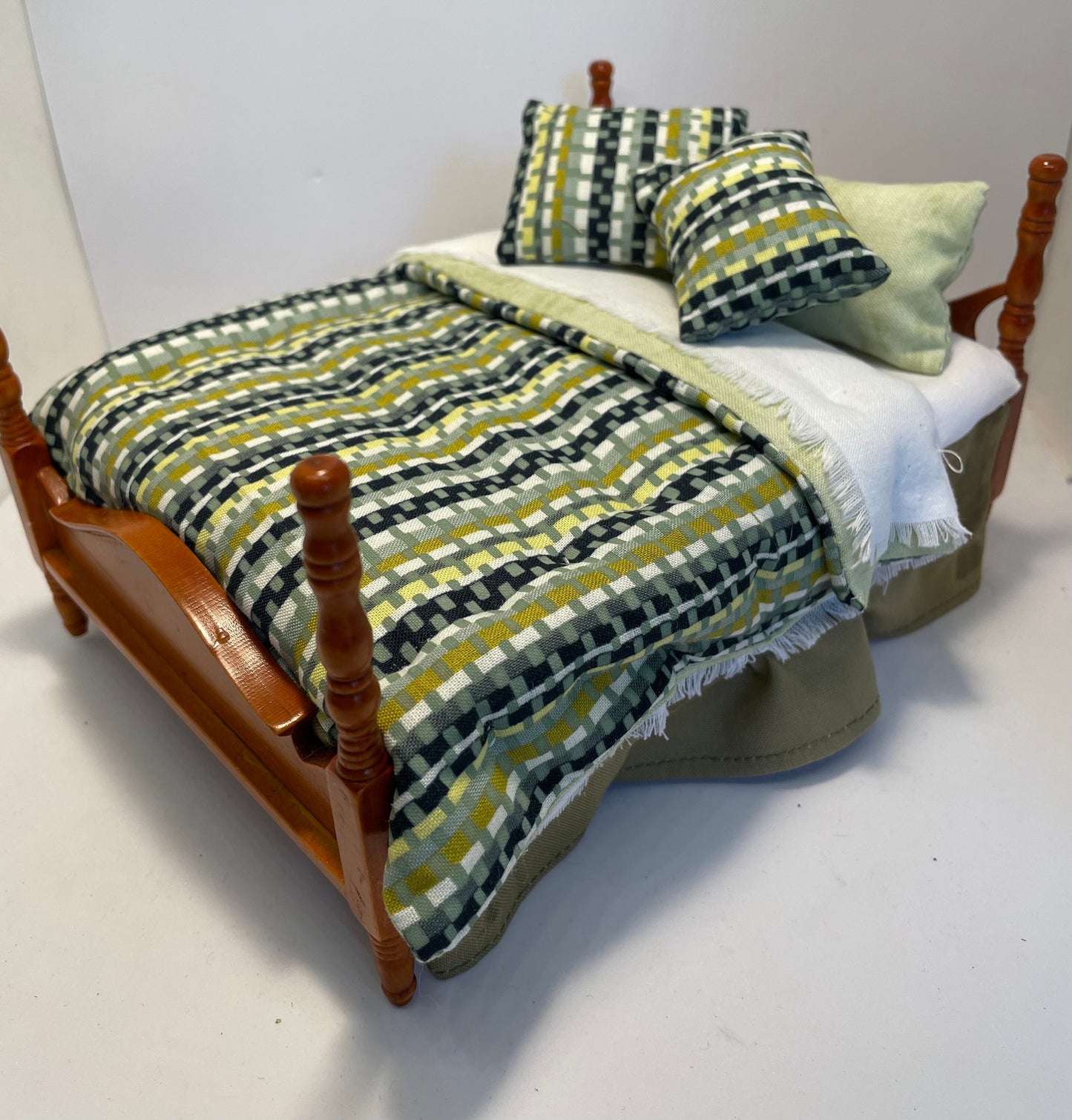 Dolls House Dressed 1/12th Double Bed - Jamie