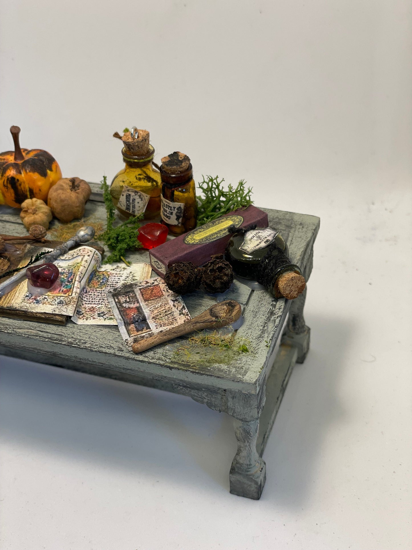 Dolls House Miniatures - 1/12 Witchcraft Spooky Table