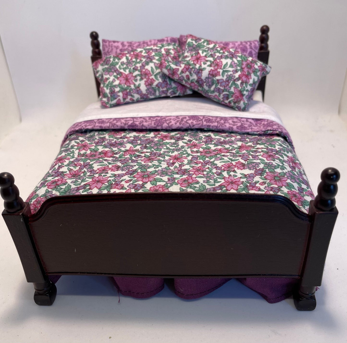 Dolls House Dressed 1/12th Double Bed - Jane