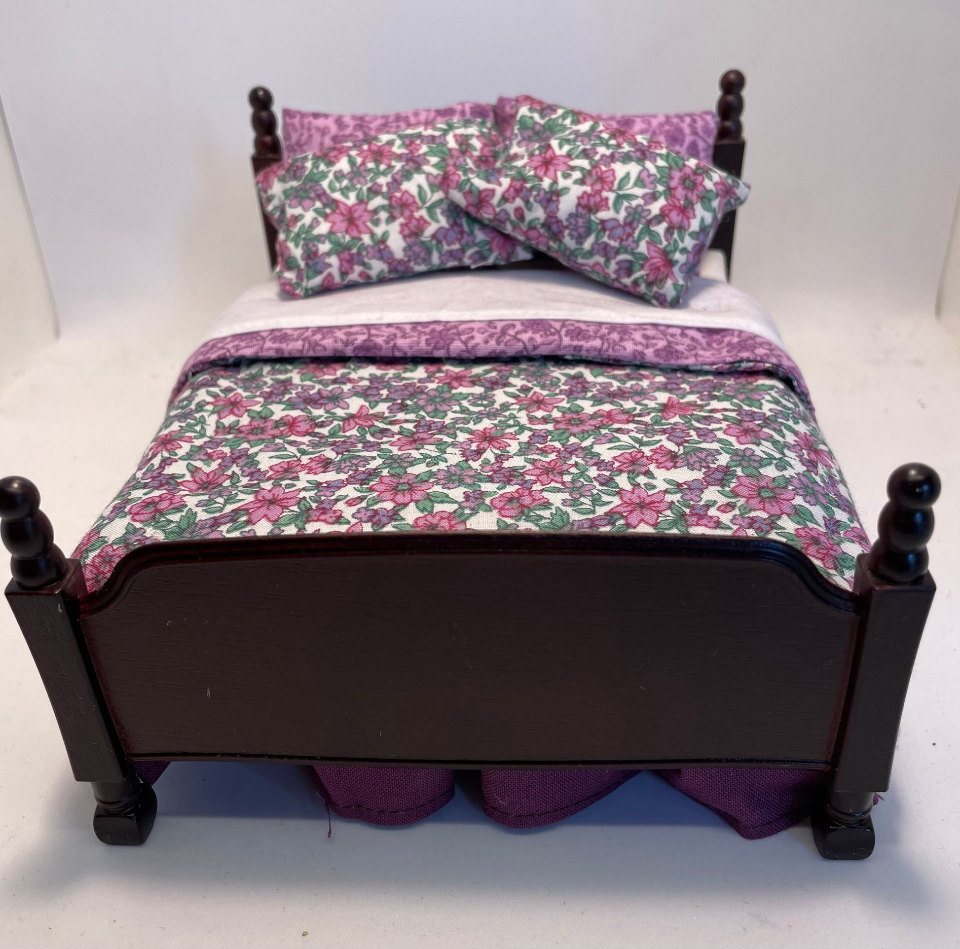 Dolls House Dressed 1/12th Double Bed - Jane