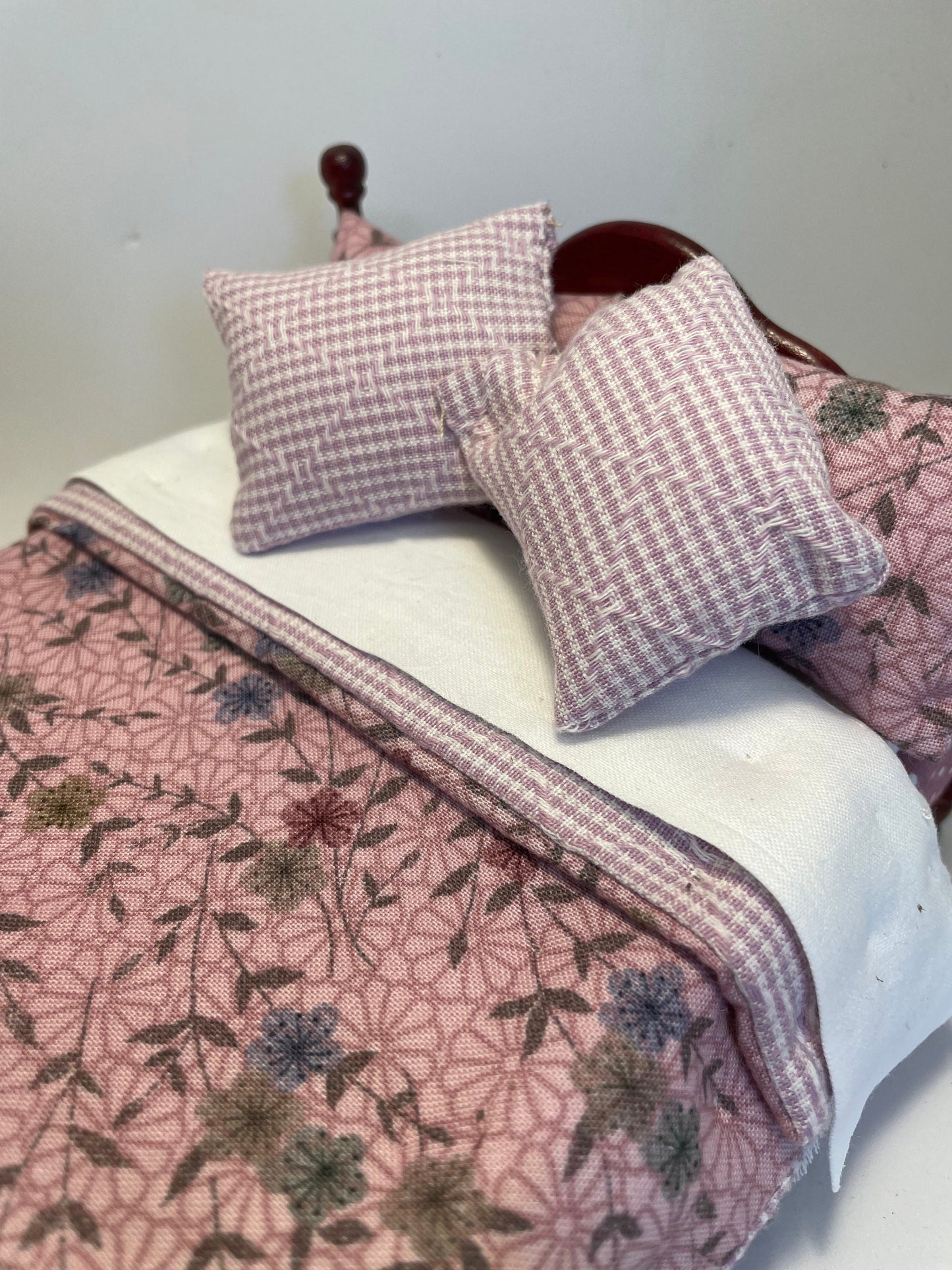 Dolls House Dressed 1/12th Double Bed - Beth