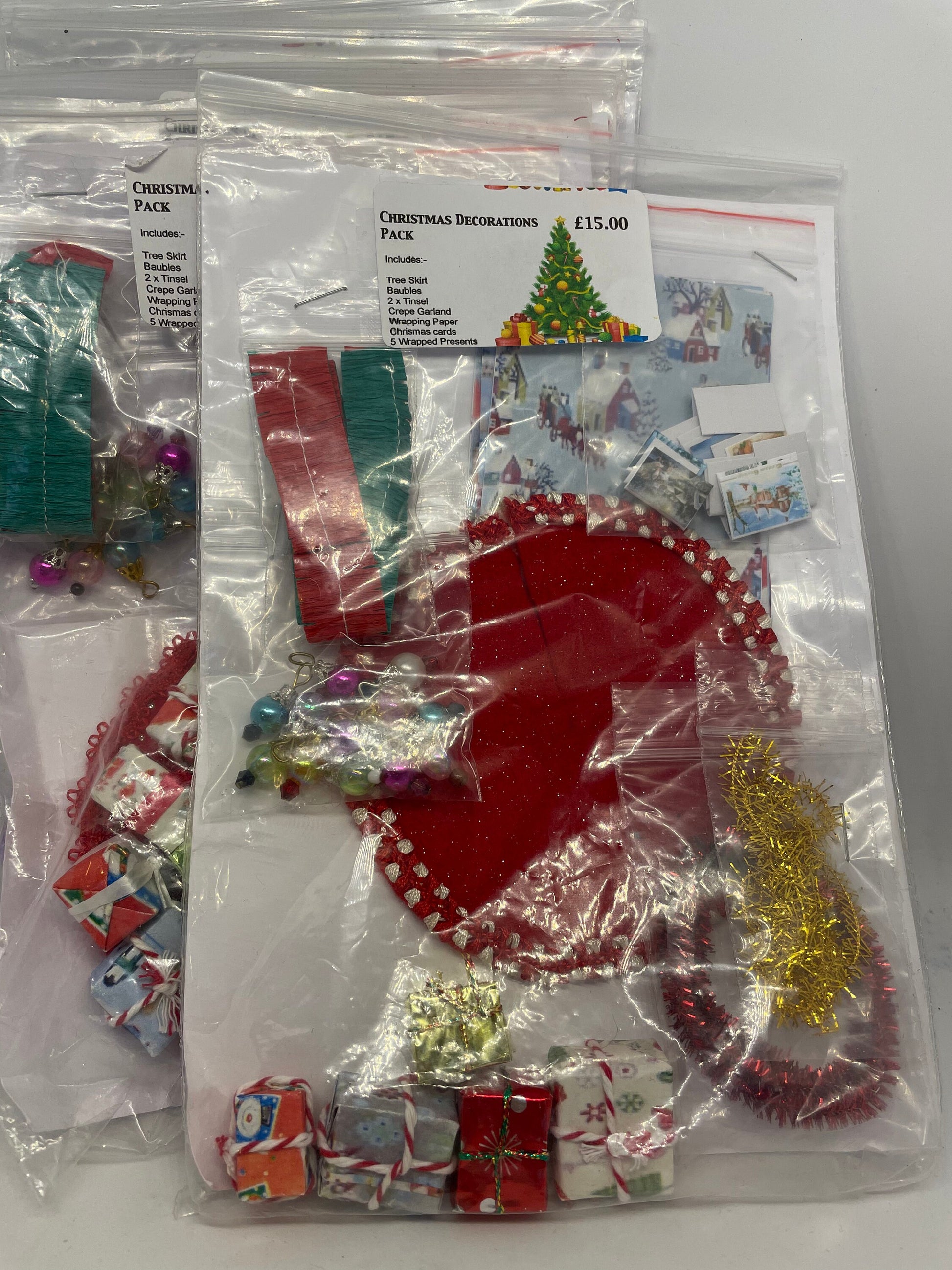 Dolls House Miniatures  - 1/12th Christmas Decorations Accessories Pack