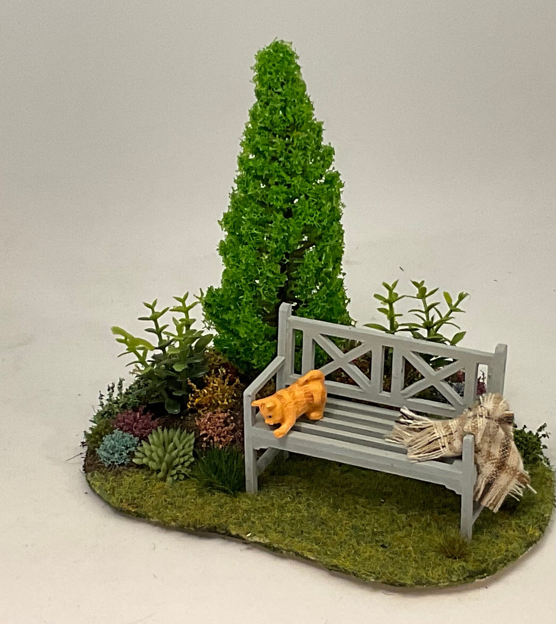 Dolls House Miniatures - 1/24th Garden Bench  Garden Scene