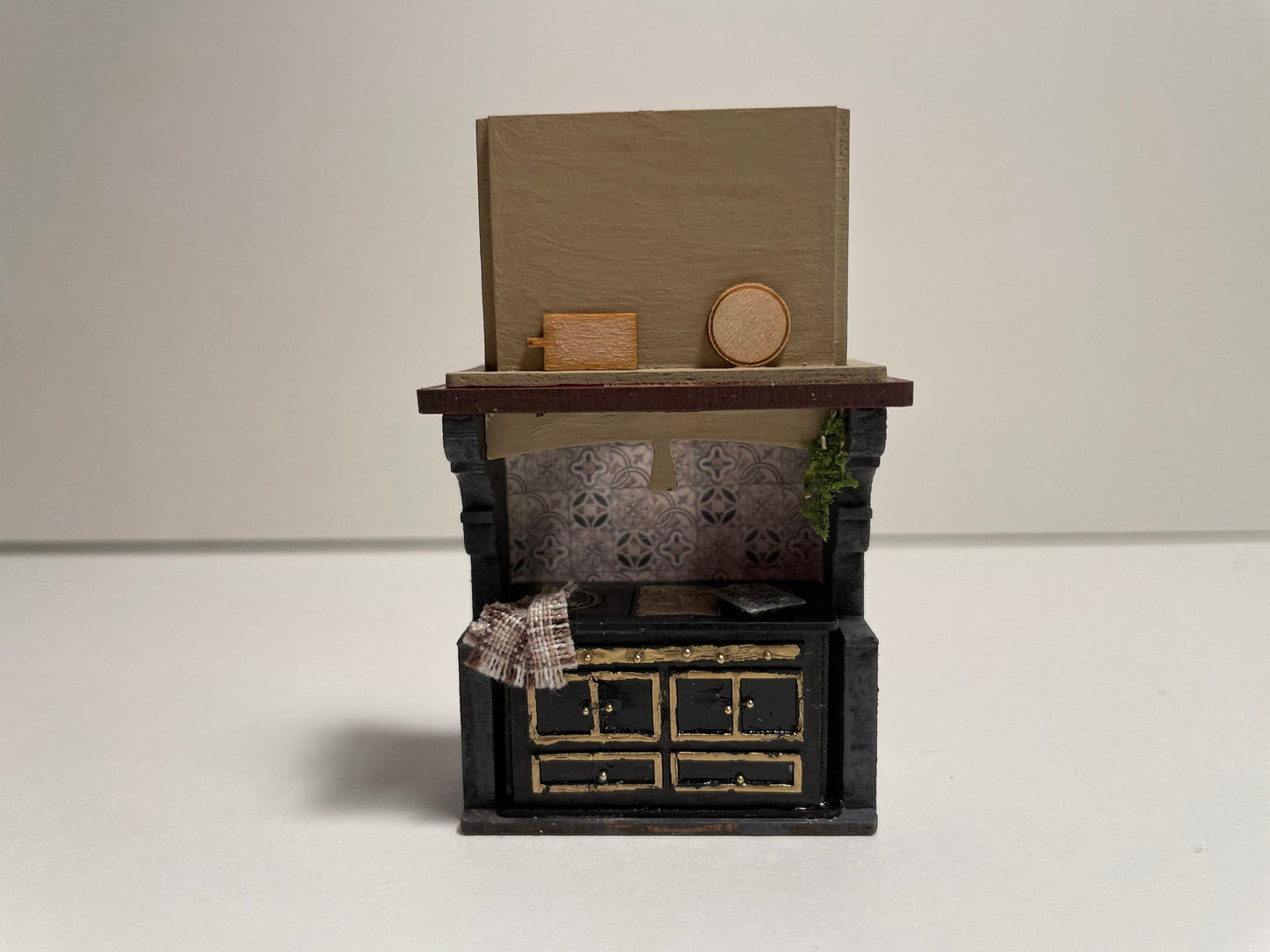 Dolls House 1/48th - Aga - Grey and Black